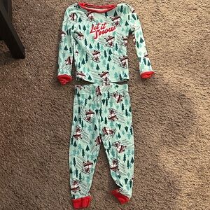 Peanuts “Let it Snow” Christmas Pajamas